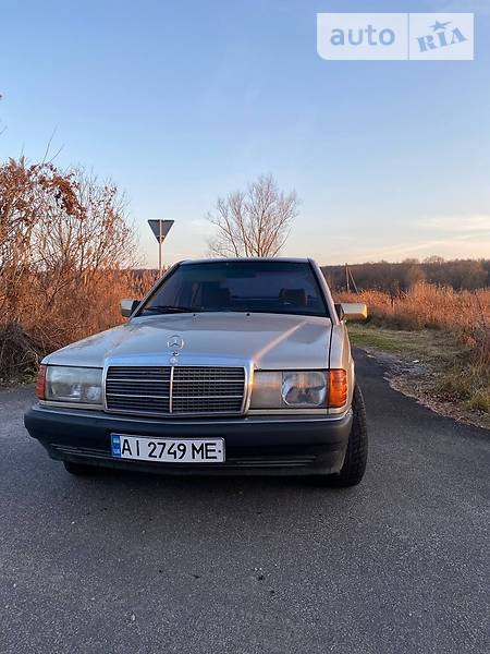 Mercedes-Benz 190 1991  випуску Київ з двигуном 2 л дизель седан механіка за 2650 долл. 