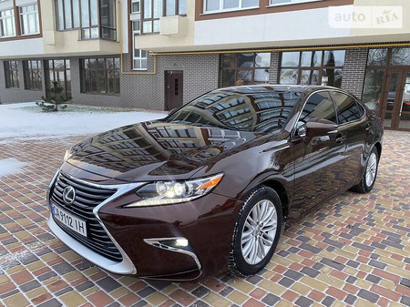 Lexus ES 350 2016  випуску Черкаси з двигуном 3.5 л бензин седан автомат за 25950 долл. 