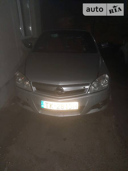 Opel Tigra 2005  випуску Київ з двигуном 1.4 л бензин кабріолет механіка за 1600 долл. 