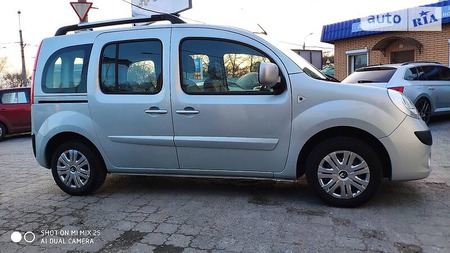 Renault Kangoo 2013  випуску Дніпро з двигуном 1.5 л дизель мінівен механіка за 9999 долл. 