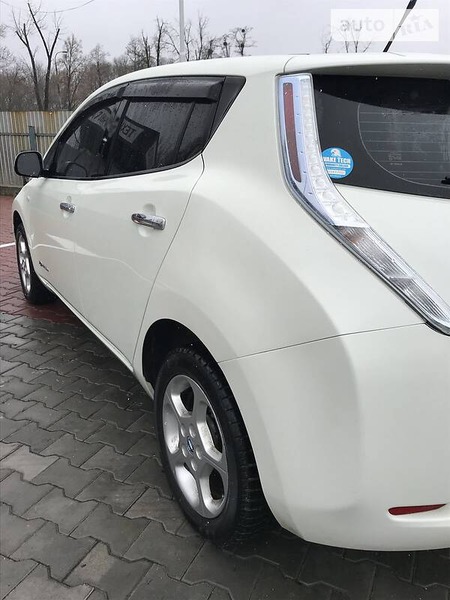 Nissan Leaf 2012  випуску Вінниця з двигуном 0 л електро седан автомат за 6950 долл. 