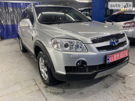 Chevrolet Captiva 2008  випуску Тернопіль з двигуном 2 л дизель позашляховик автомат за 9200 долл. 