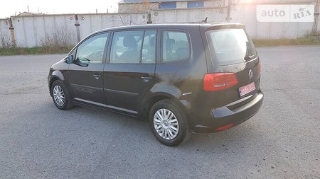 Volkswagen Touran 2011  випуску Тернопіль з двигуном 0 л дизель мінівен механіка за 9900 долл. 