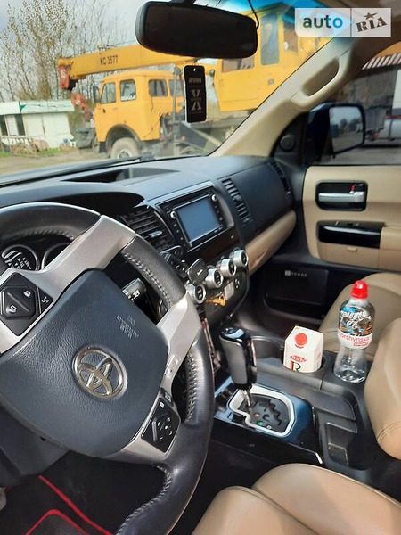 Toyota Sequoia 2013  випуску Одеса з двигуном 5.7 л бензин позашляховик  за 34000 долл. 
