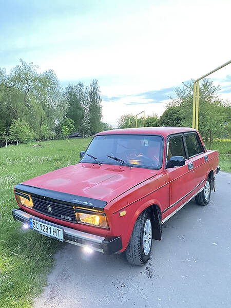 Lada 2105 1988  випуску Львів з двигуном 1.2 л бензин седан механіка за 750 долл. 