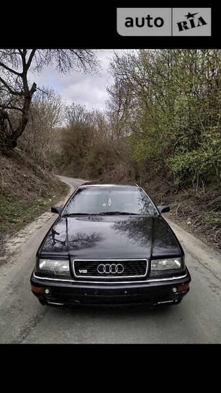 Audi V8 1991  випуску Рівне з двигуном 3.6 л  седан автомат за 1299 долл. 