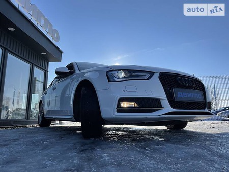 Audi A4 Limousine 2015  випуску Львів з двигуном 2 л дизель седан автомат за 18300 долл. 