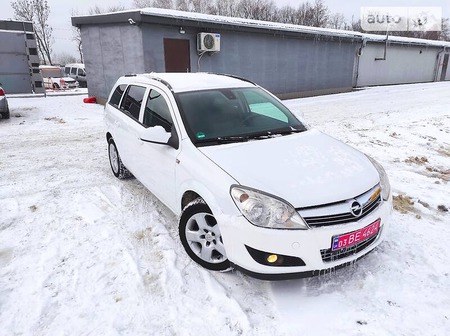 Opel Astra 2009  випуску Івано-Франківськ з двигуном 1.9 л дизель універсал автомат за 6800 долл. 