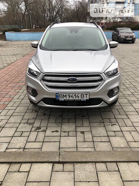 Ford Escape 2018  випуску Суми з двигуном 1.5 л бензин позашляховик автомат за 16900 долл. 