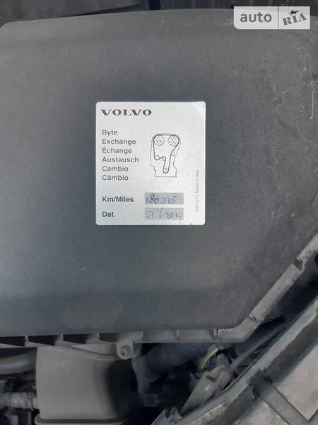 Volvo V60 2014  випуску Чернівці з двигуном 2 л дизель універсал автомат за 16700 долл. 