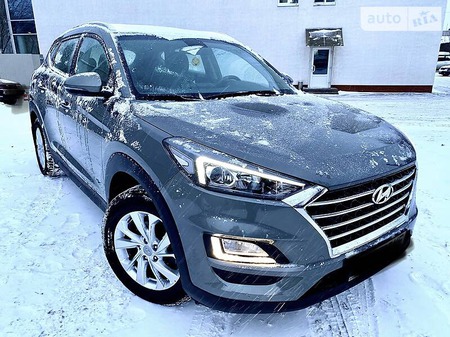 Hyundai Tucson 2019  випуску Дніпро з двигуном 0 л бензин позашляховик автомат за 23700 долл. 