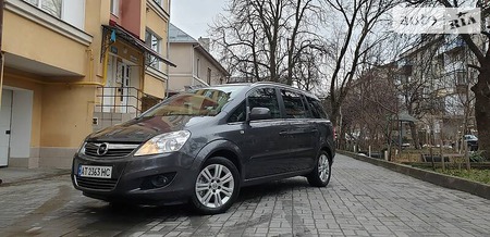 Opel Zafira Tourer 2010  випуску Івано-Франківськ з двигуном 1.9 л дизель універсал автомат за 8099 долл. 