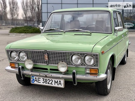 Lada 2103 1983  випуску Дніпро з двигуном 1.3 л бензин седан механіка за 5300 долл. 