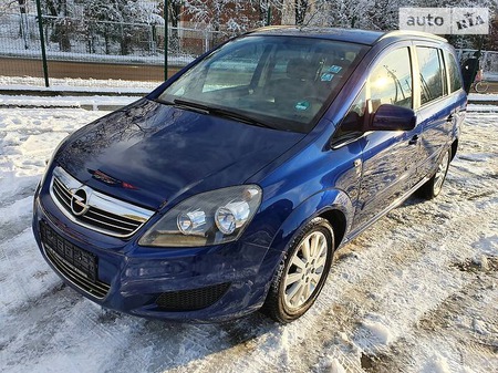 Opel Zafira Tourer 2010  выпуска Львов с двигателем 1.9 л дизель минивэн автомат за 7499 долл. 