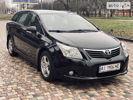 Toyota Avensis 2009  випуску Кропивницький з двигуном 2 л дизель універсал механіка за 9350 долл. 