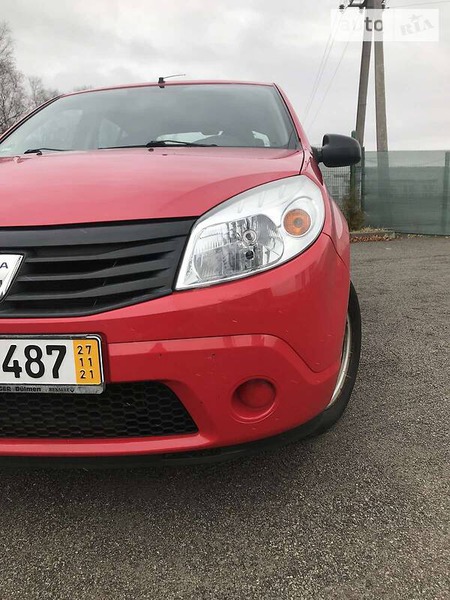 Dacia Sandero 2009  випуску Івано-Франківськ з двигуном 1.4 л бензин хэтчбек механіка за 4699 долл. 