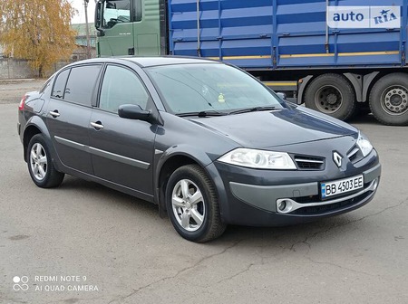 Renault Megane 2008  выпуска Луганск с двигателем 1.4 л бензин седан механика за 5555 долл. 