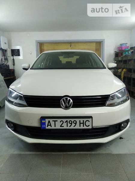 Volkswagen Jetta 2013  випуску Івано-Франківськ з двигуном 2 л бензин седан  за 9750 долл. 