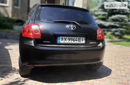 Toyota Auris 2008  випуску Харків з двигуном 1.6 л бензин хэтчбек механіка за 7200 долл. 