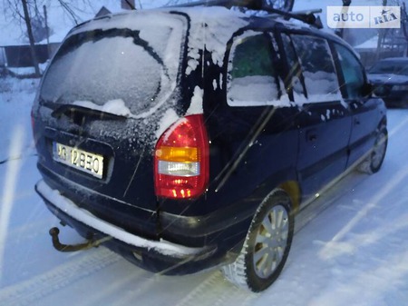 Opel Zafira Tourer 2003  випуску Чернівці з двигуном 0 л бензин мінівен механіка за 3200 євро 