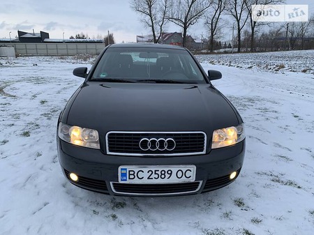 Audi A4 Limousine 2002  випуску Львів з двигуном 1.6 л бензин седан  за 6100 долл. 