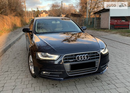 Audi A4 Limousine 2013  випуску Львів з двигуном 2 л бензин седан автомат за 14000 долл. 