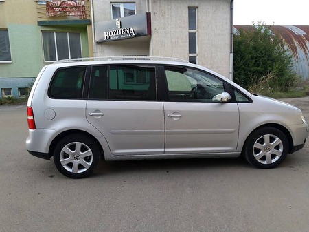 Volkswagen Touran 2003  випуску Львів з двигуном 1.6 л бензин мінівен механіка за 5700 долл. 