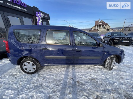 Dacia Logan 2009  випуску Хмельницький з двигуном 1.4 л  універсал автомат за 5700 долл. 