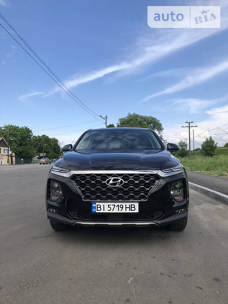 Hyundai Santa Fe 2019  випуску Полтава з двигуном 2.4 л бензин позашляховик автомат за 25499 долл. 