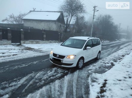 Volkswagen Touran 2007  випуску Тернопіль з двигуном 1.9 л дизель мінівен автомат за 7900 долл. 