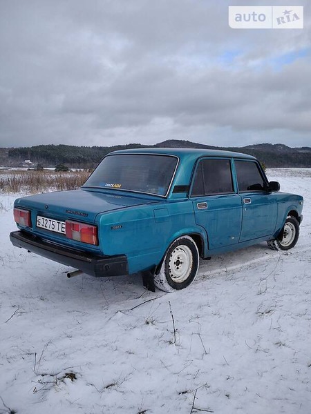 Lada 2105 1985  випуску Тернопіль з двигуном 1.3 л  седан механіка за 1200 долл. 