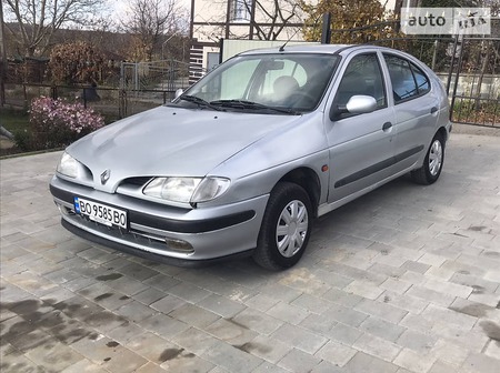 Renault Megane 1996  випуску Тернопіль з двигуном 1.6 л бензин хэтчбек механіка за 2600 долл. 