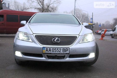 Lexus LS 460 2007  випуску Київ з двигуном 4.6 л бензин седан автомат за 15900 долл. 