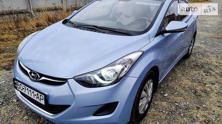 Hyundai Elantra 2011  випуску Хмельницький з двигуном 1.6 л  седан механіка за 8300 долл. 