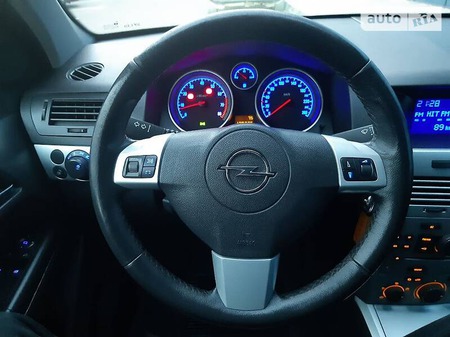 Opel Astra 2009  выпуска Киев с двигателем 1.6 л бензин хэтчбек механика за 6700 долл. 