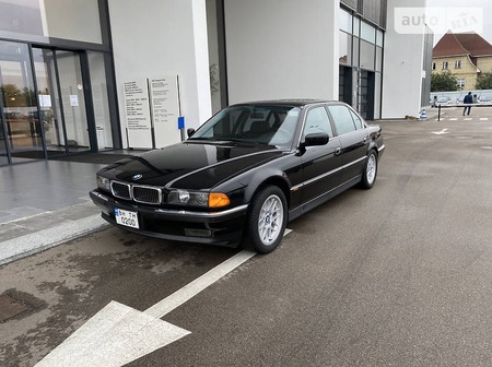 BMW 750 1998  випуску Київ з двигуном 5.4 л бензин седан автомат за 31500 долл. 