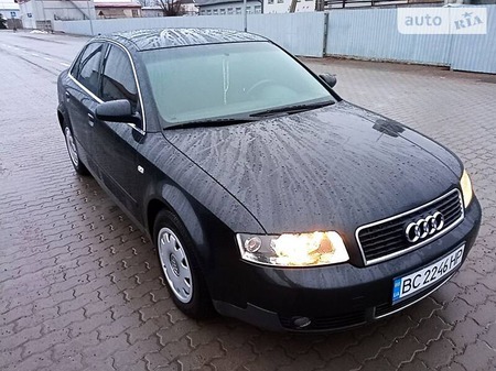 Audi A4 Limousine 2003  випуску Львів з двигуном 1.9 л дизель седан механіка за 6200 долл. 