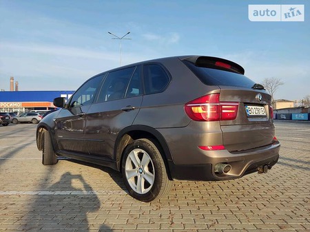 BMW X5 2011  випуску Тернопіль з двигуном 3 л дизель позашляховик автомат за 18500 долл. 