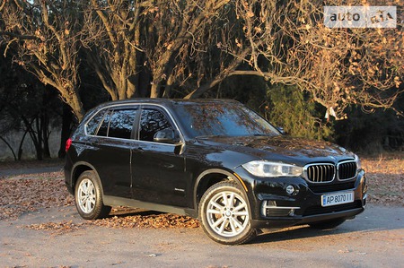 BMW X5 2015  випуску Запоріжжя з двигуном 3 л бензин позашляховик автомат за 28500 долл. 