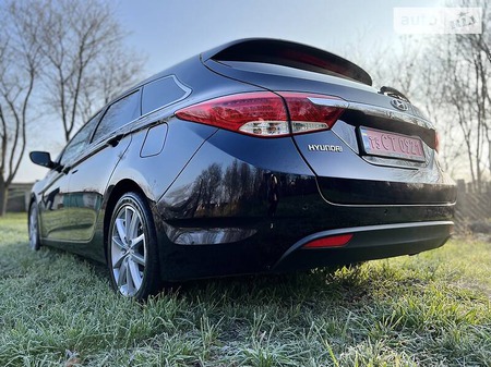 Hyundai i40 2012  випуску Львів з двигуном 1.7 л дизель універсал автомат за 10499 долл. 
