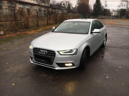 Audi A4 Limousine 2012  випуску Львів з двигуном 1.8 л бензин седан автомат за 13000 долл. 