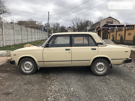 Lada 2105 1982  випуску Дніпро з двигуном 0 л  седан  за 790 долл. 