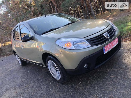 Dacia Sandero 2008  випуску Миколаїв з двигуном 1.4 л бензин хэтчбек механіка за 5350 долл. 