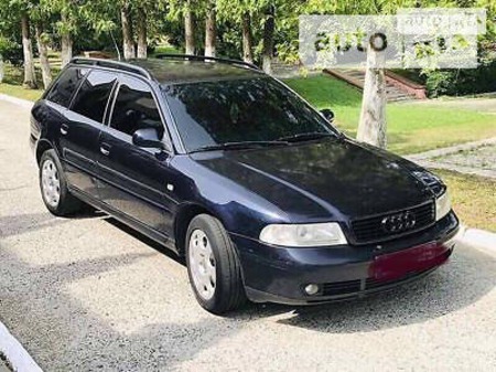 Audi A4 Limousine 2001  випуску Львів з двигуном 1.9 л дизель універсал механіка за 4999 долл. 