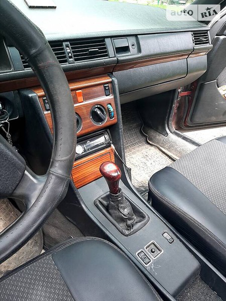 Mercedes-Benz 190 1992  випуску Хмельницький з двигуном 2.3 л  седан механіка за 3200 долл. 