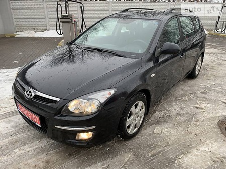 Hyundai i30 2009  випуску Рівне з двигуном 1.6 л дизель універсал механіка за 6999 долл. 