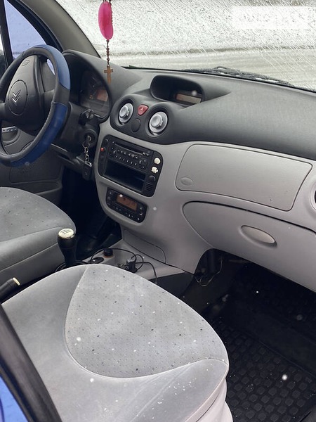 Citroen C3 2003  випуску Львів з двигуном 1.4 л бензин хэтчбек механіка за 3000 долл. 