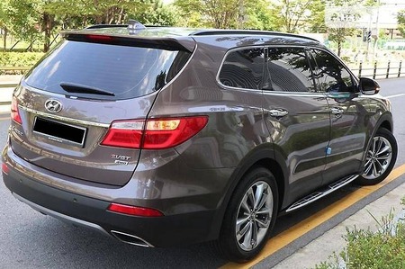Hyundai Grand Santa Fe 2014  випуску Луганськ з двигуном 2.2 л дизель позашляховик автомат за 22600 долл. 