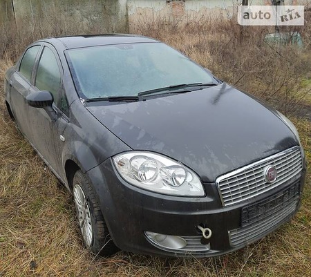 Fiat Linea 2011  випуску Суми з двигуном 1.4 л бензин седан механіка за 3000 долл. 