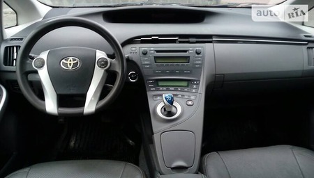 Toyota Prius 2011  випуску Кропивницький з двигуном 1.8 л гібрид хэтчбек автомат за 9300 долл. 